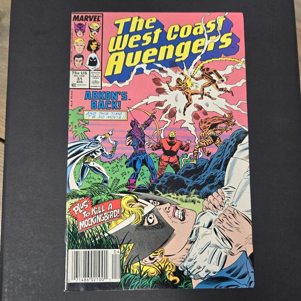 West Coast Avengers #31 1988 Marvel 8.5 Hawkeye Moon Knight Mockingbird Comic